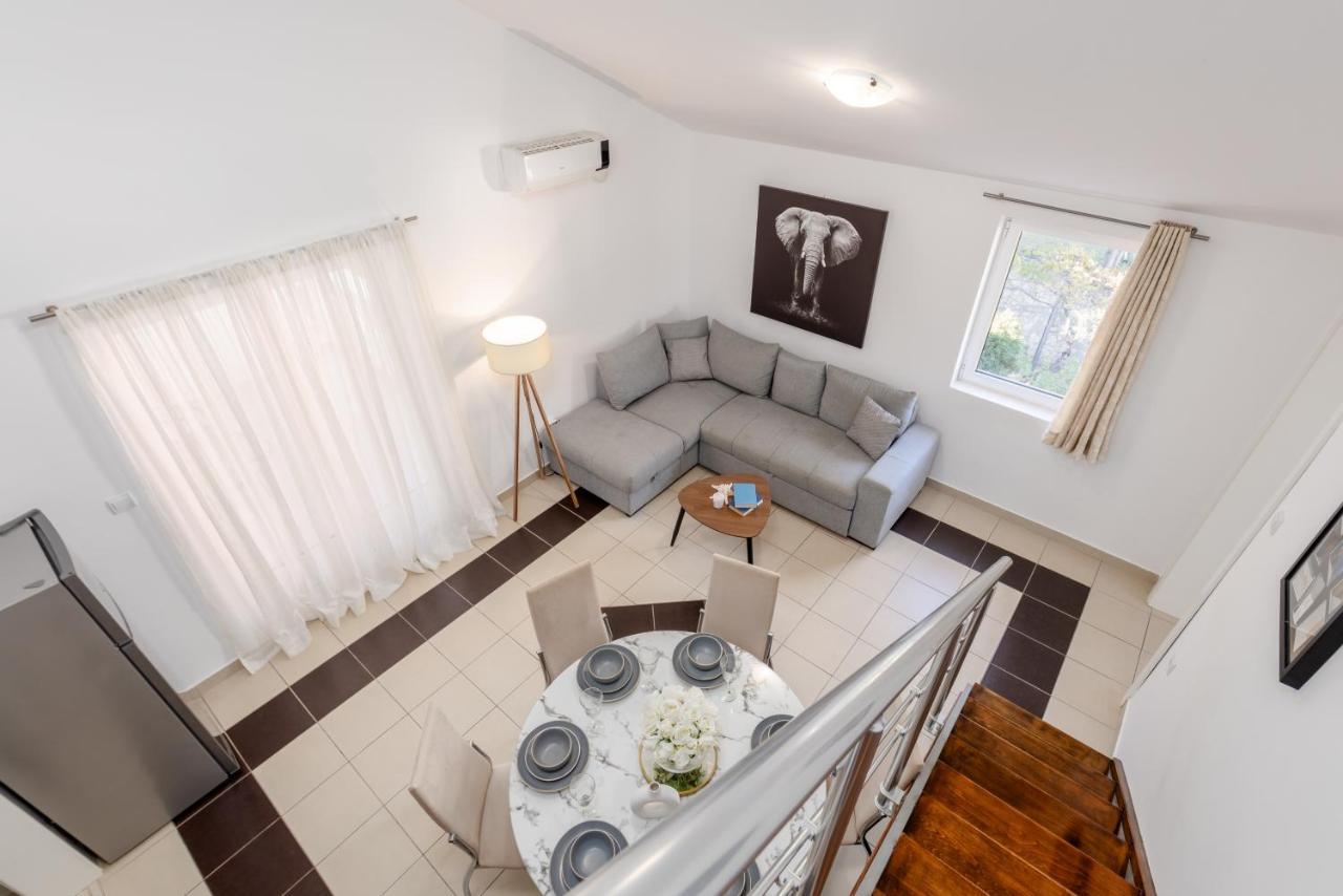 Elegance Duplexes By Monte Aria แฮร์เซ็ก-โนวี ภายนอก รูปภาพ